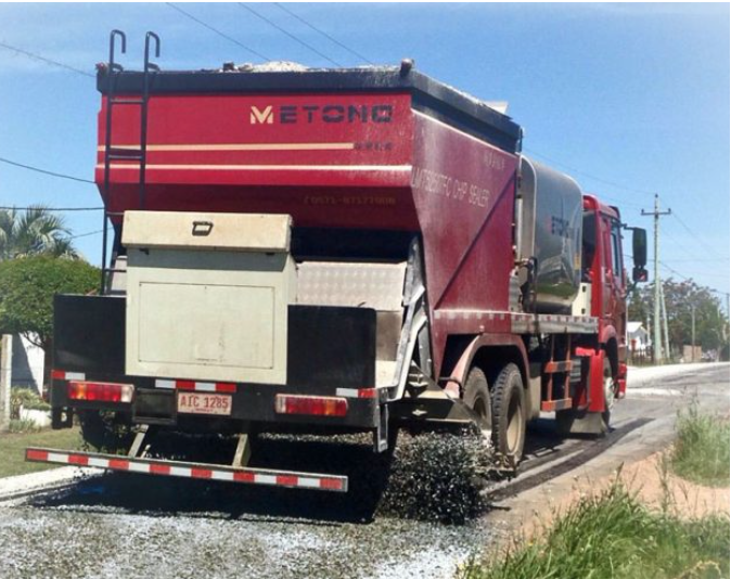 Camion Chip Sealer