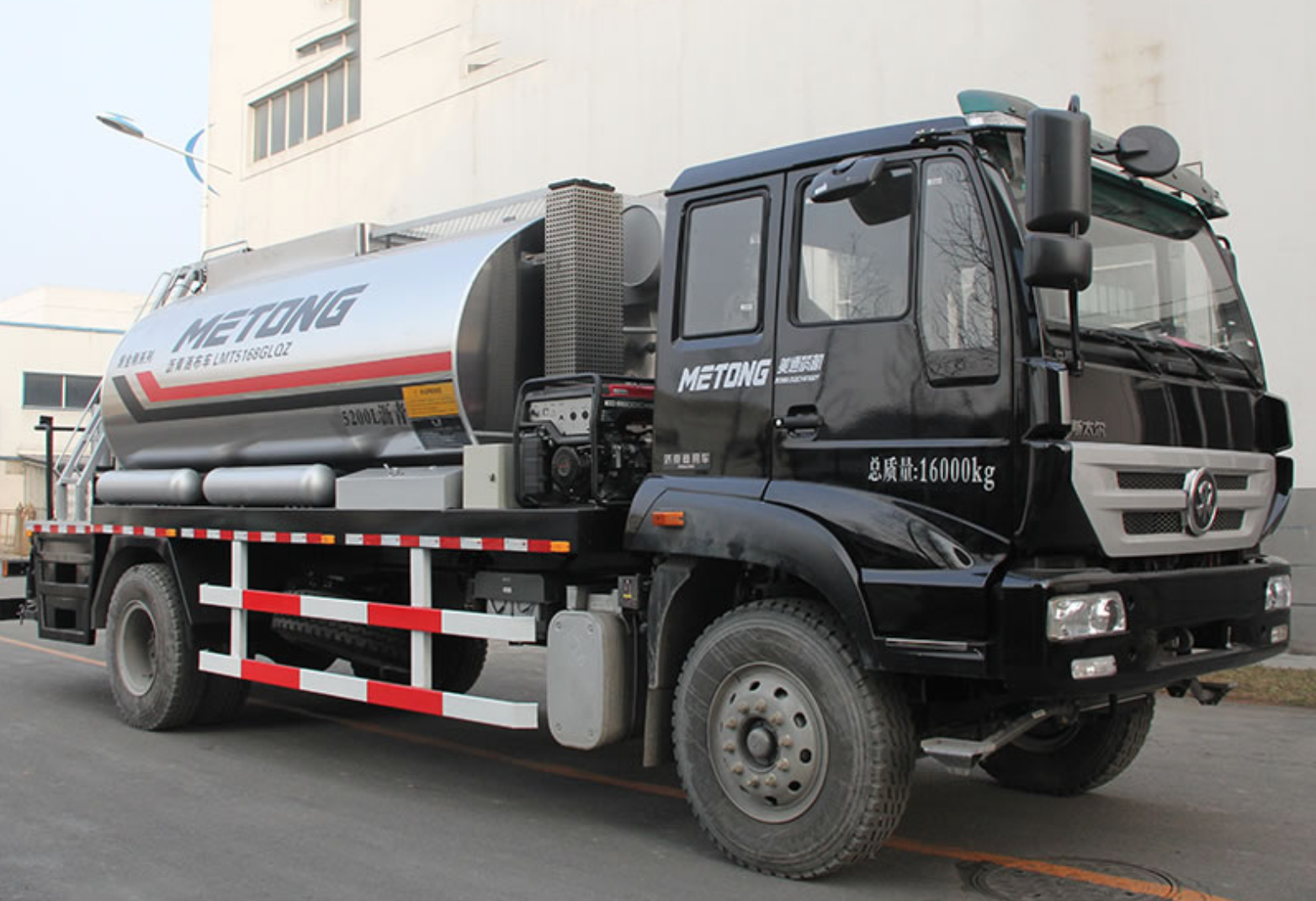 Camion RA66 Metong